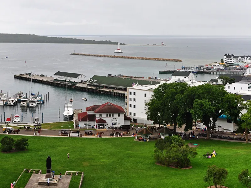 A cidade dos EUA onde os carros foram proibidos desde 1898: Ilha Mackinac